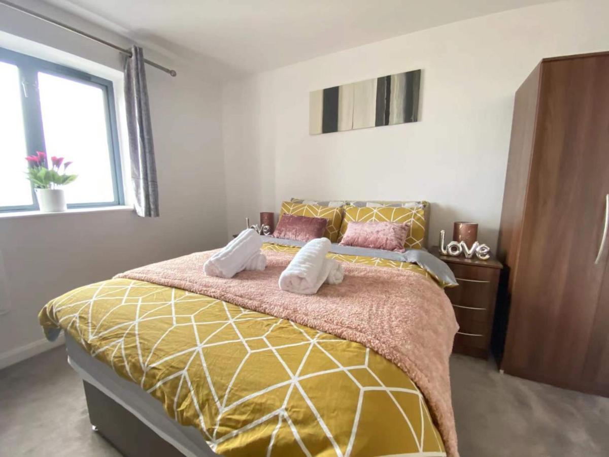 Beach Front Apt With Stunning Sea View Swansea Zewnętrze zdjęcie