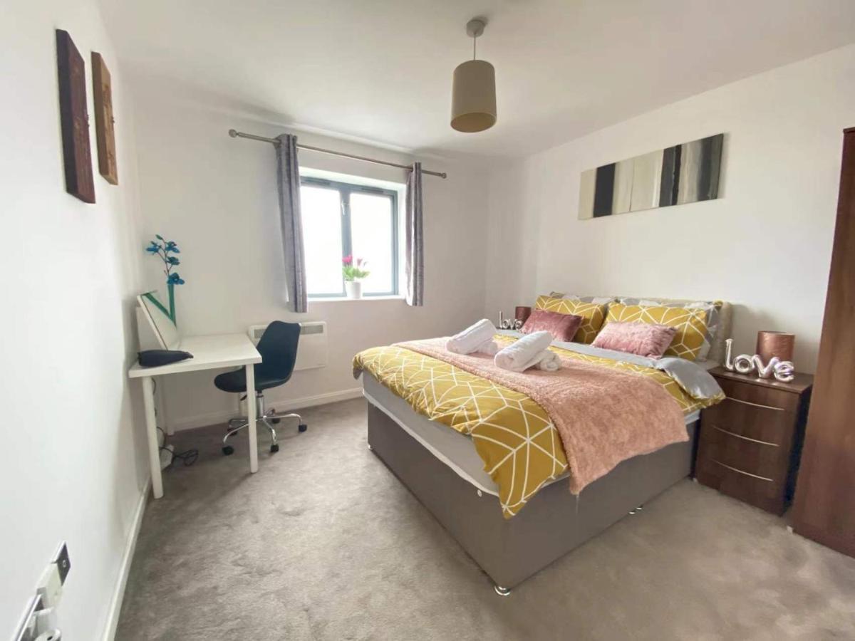 Beach Front Apt With Stunning Sea View Swansea Zewnętrze zdjęcie