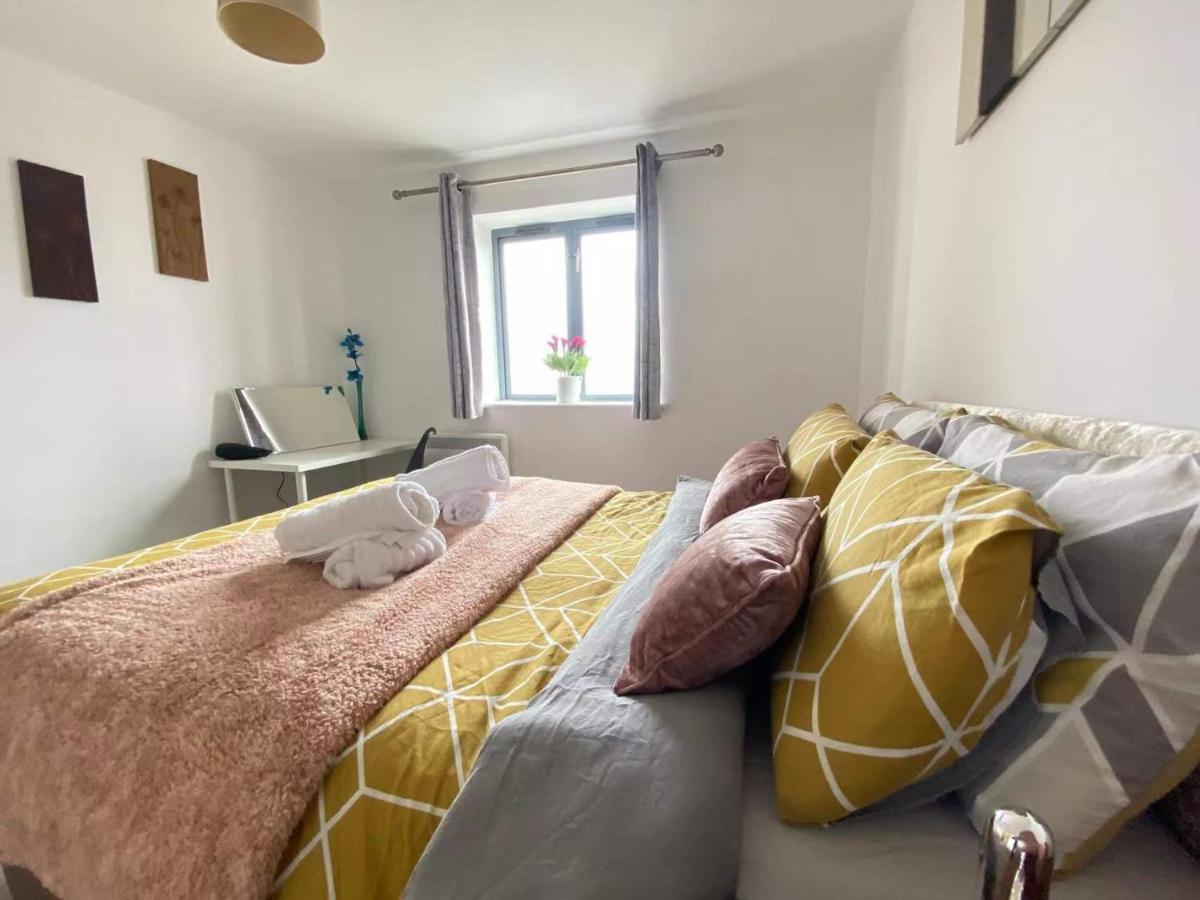 Beach Front Apt With Stunning Sea View Swansea Zewnętrze zdjęcie