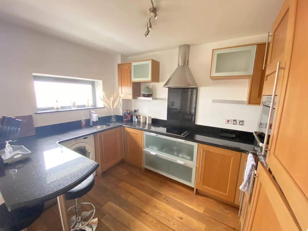 Beach Front Apt With Stunning Sea View Swansea Zewnętrze zdjęcie