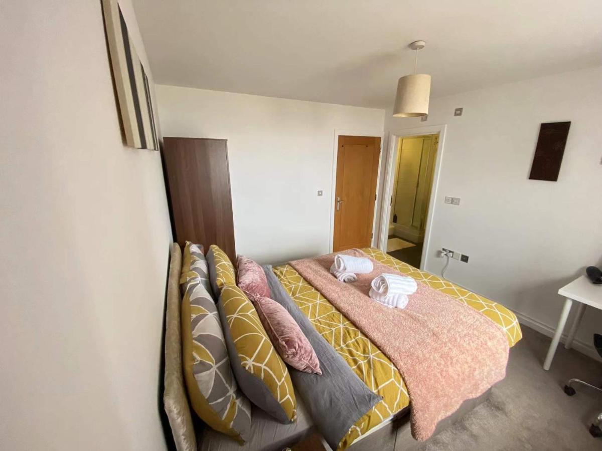 Beach Front Apt With Stunning Sea View Swansea Zewnętrze zdjęcie