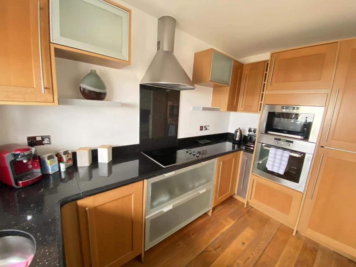 Beach Front Apt With Stunning Sea View Swansea Zewnętrze zdjęcie