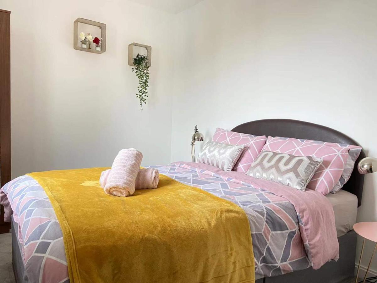 Beach Front Apt With Stunning Sea View Swansea Zewnętrze zdjęcie