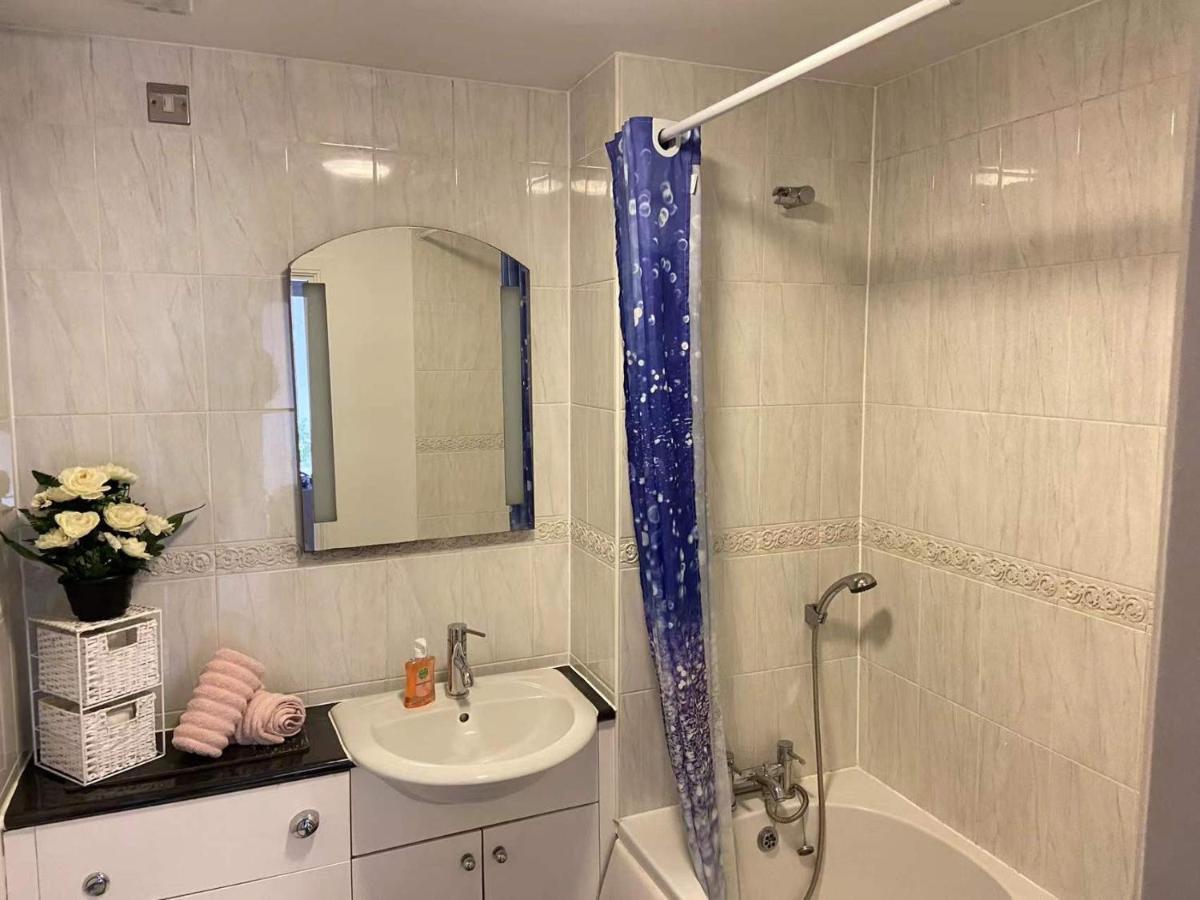 Beach Front Apt With Stunning Sea View Swansea Zewnętrze zdjęcie