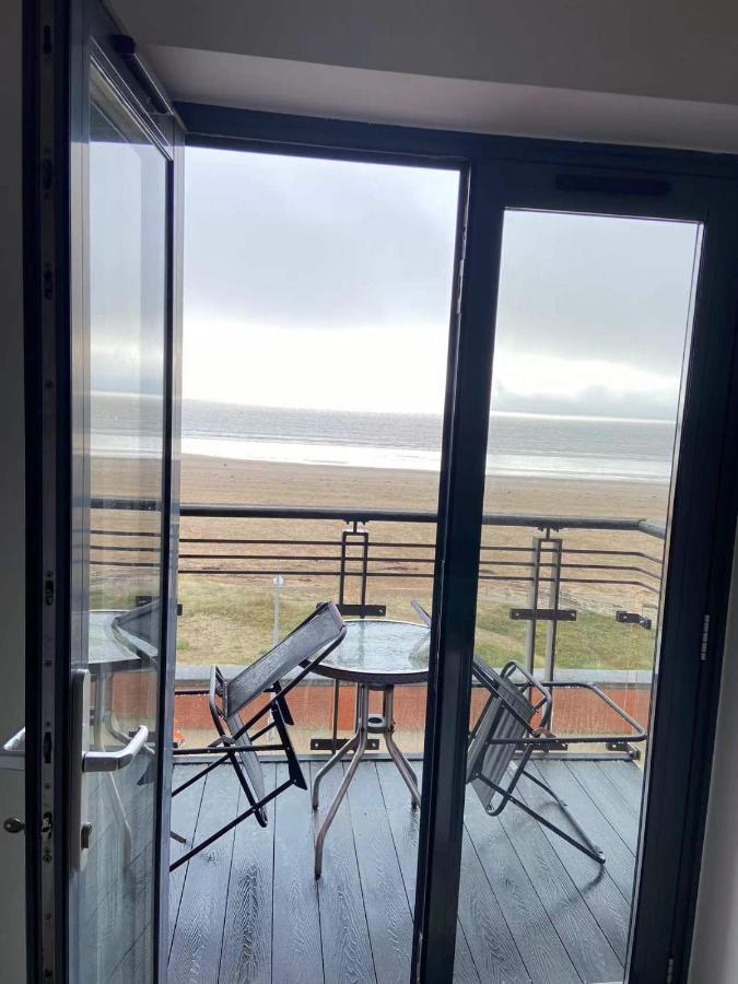 Beach Front Apt With Stunning Sea View Swansea Zewnętrze zdjęcie