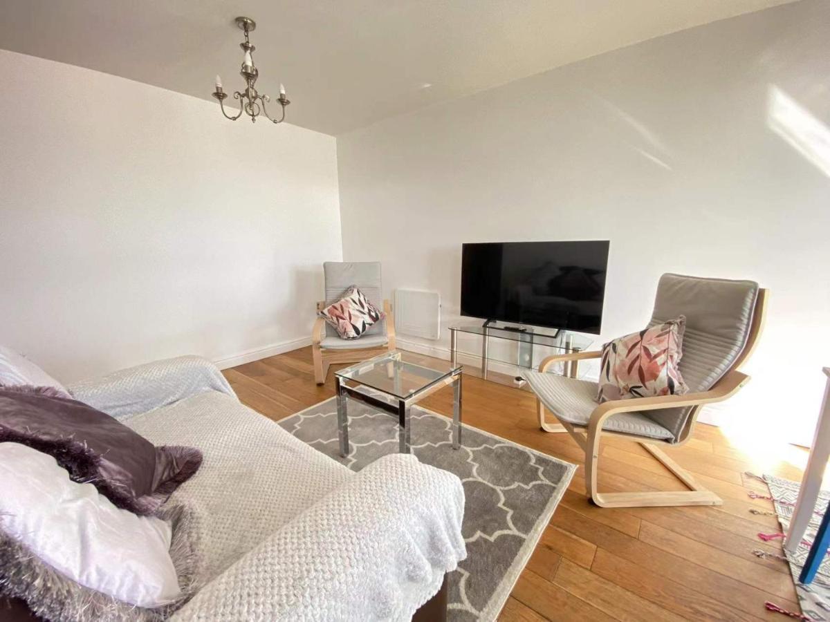 Beach Front Apt With Stunning Sea View Swansea Zewnętrze zdjęcie